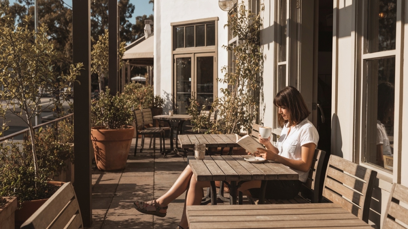 Where to Get Great Coffee in Los Angeles (12 Local Picks 2026)